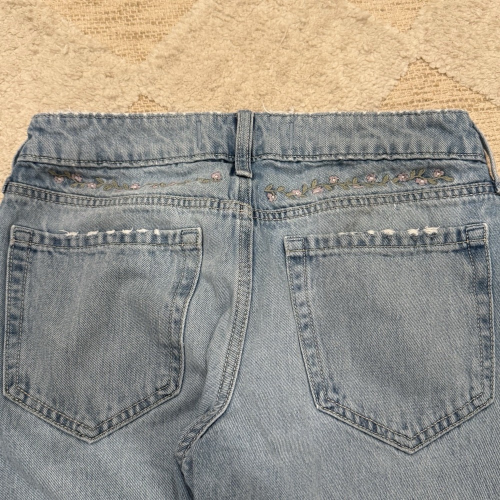 Women's Hollister 0R/25w Low Rise Baggy Light Wash Embroidered Floral Jeans